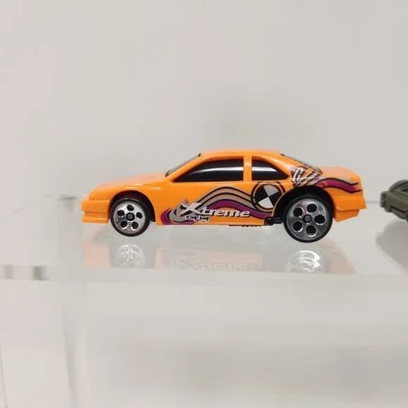 Lot of (9) Hot Wheels Diecast Cars 1998-2022 1/64 (b1) - Picture 3 of 11